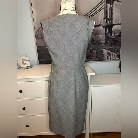 Sleeveless cowl scoop neck corporate style dress. Chic and flattering. - Picture 5 of 14